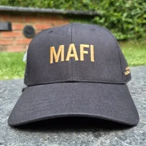 An individual wearing the Make Americans Financially Independent hat.